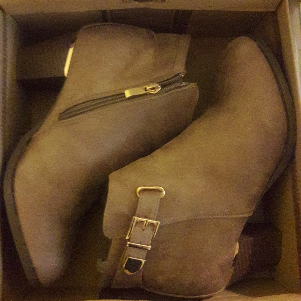 Ladies Boots